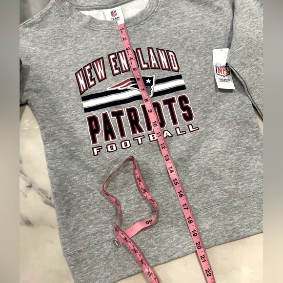 NFL, Girls, Long sleeve, New England Patriots, Pullover, Sweatshirt. - Picture 6 of 6